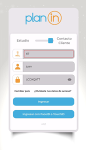 El cliente descarga la app y se loguea 